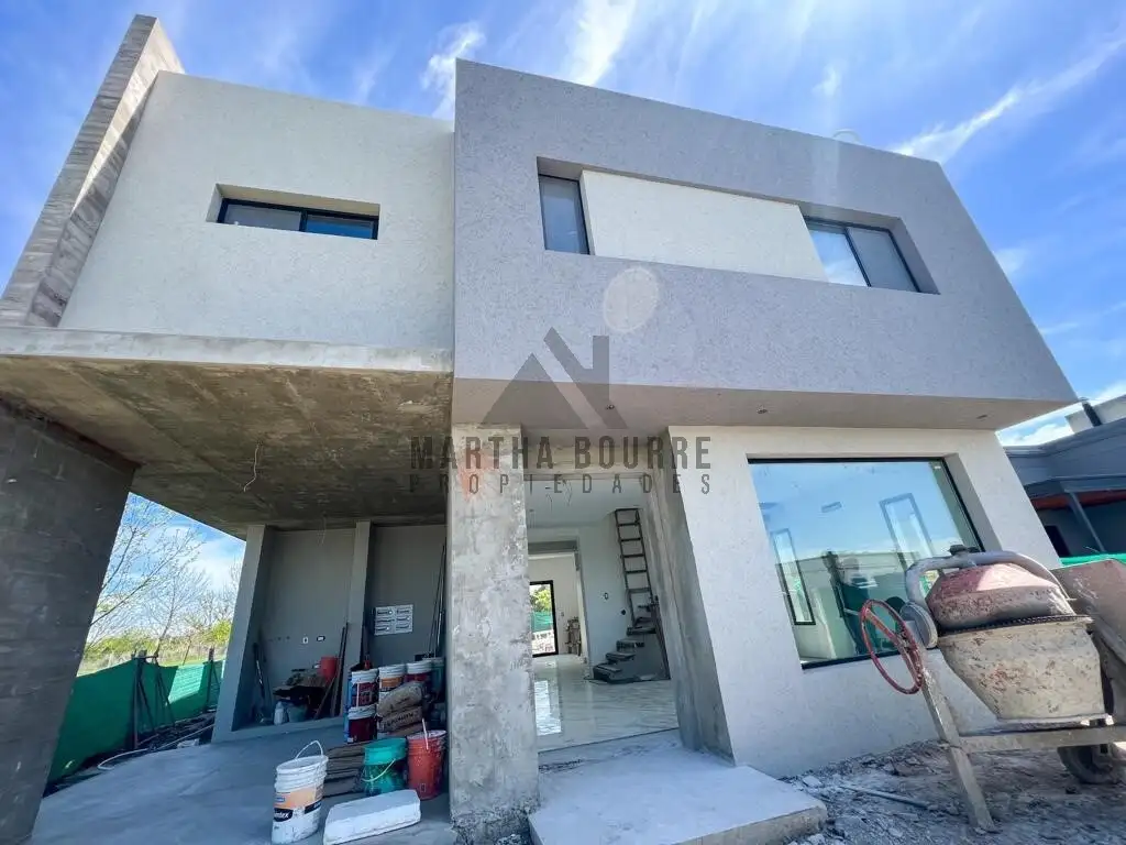 Casa  en Venta en San Eduardo, Pilar del Este, Pilar