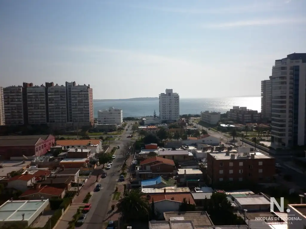 Vende apartamento de 2 dormitorios en Punta del Este