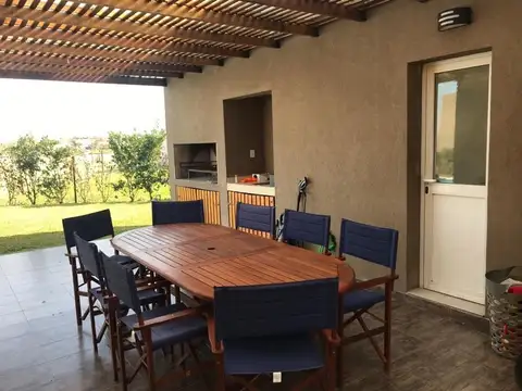 Casa en Alquiler en Belen De Escobar - 5 ambientes