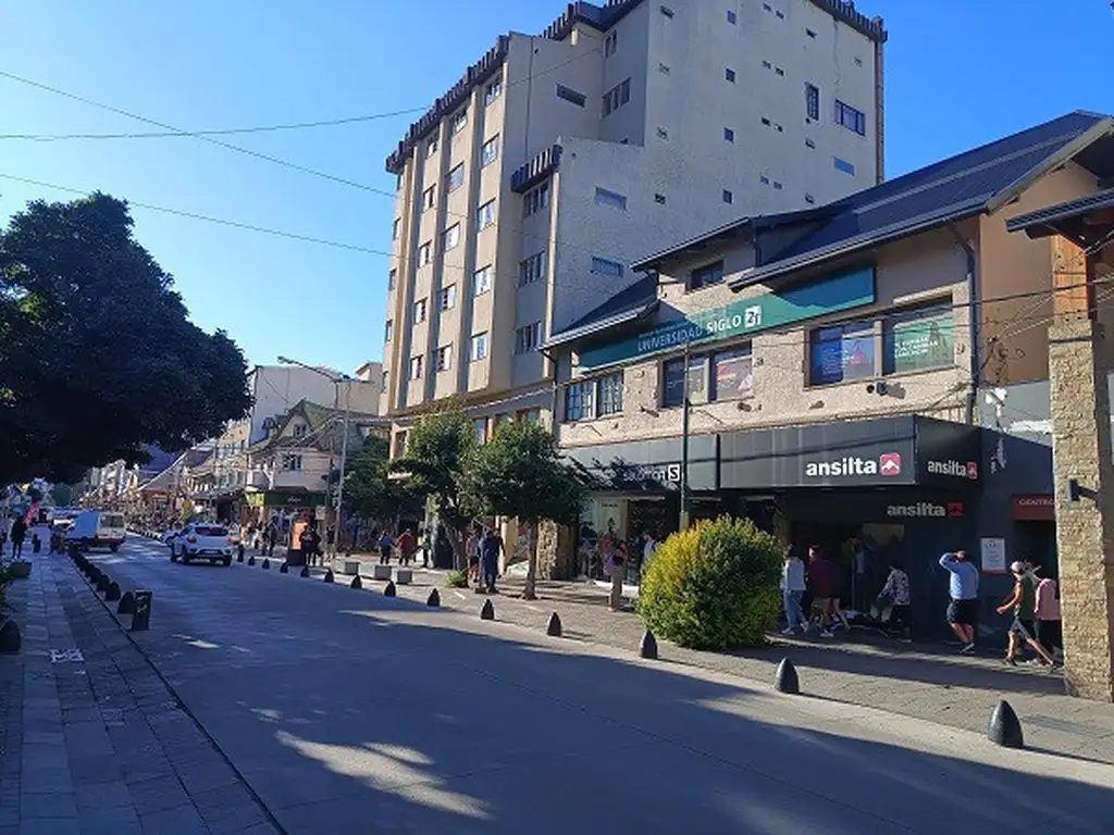 Propiedad única en el mejor punto comercial de Bariloche. Edificio en Block 730m2