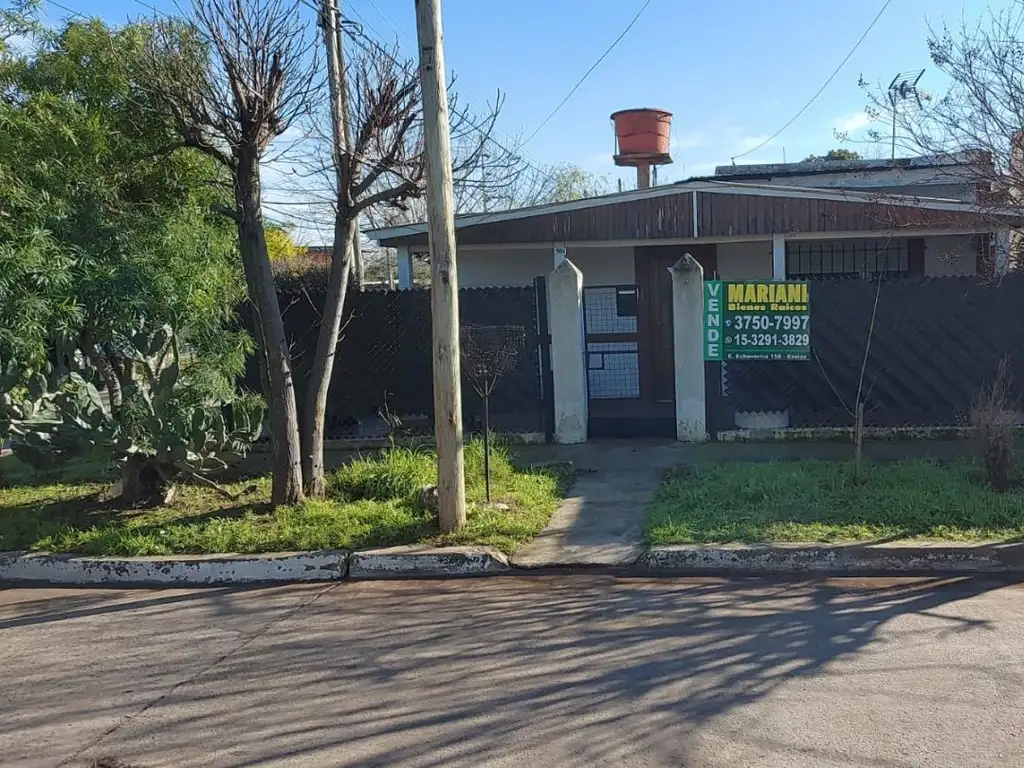 Casa - Venta - Argentina, Ezeiza - Laprida 900