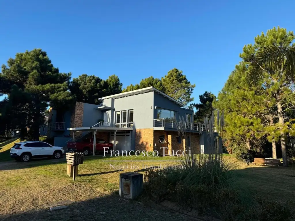 Casa en venta 5 ambientes La Herradura