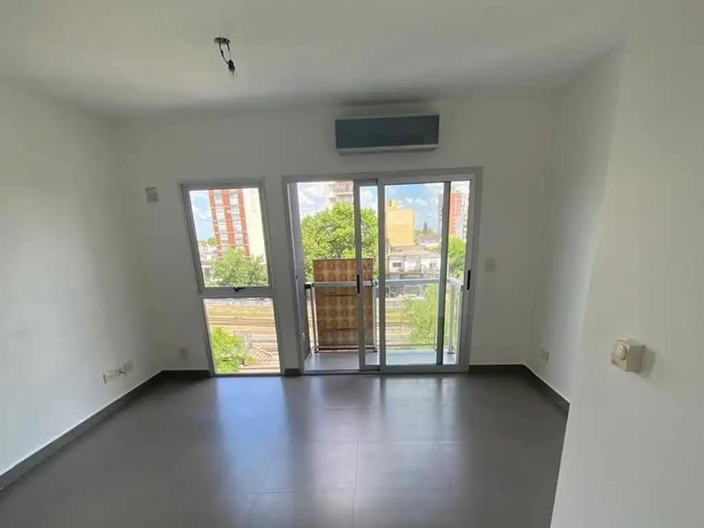 VENTA DE DEPARTAMENTO 2 AMBIENTES CON BACON Y COCHERA EN HAEDO