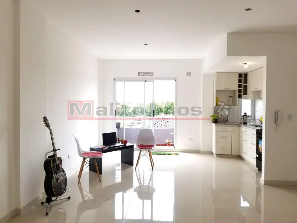 Venta Departamento 2 Ambientes con Balcón en Mataderos