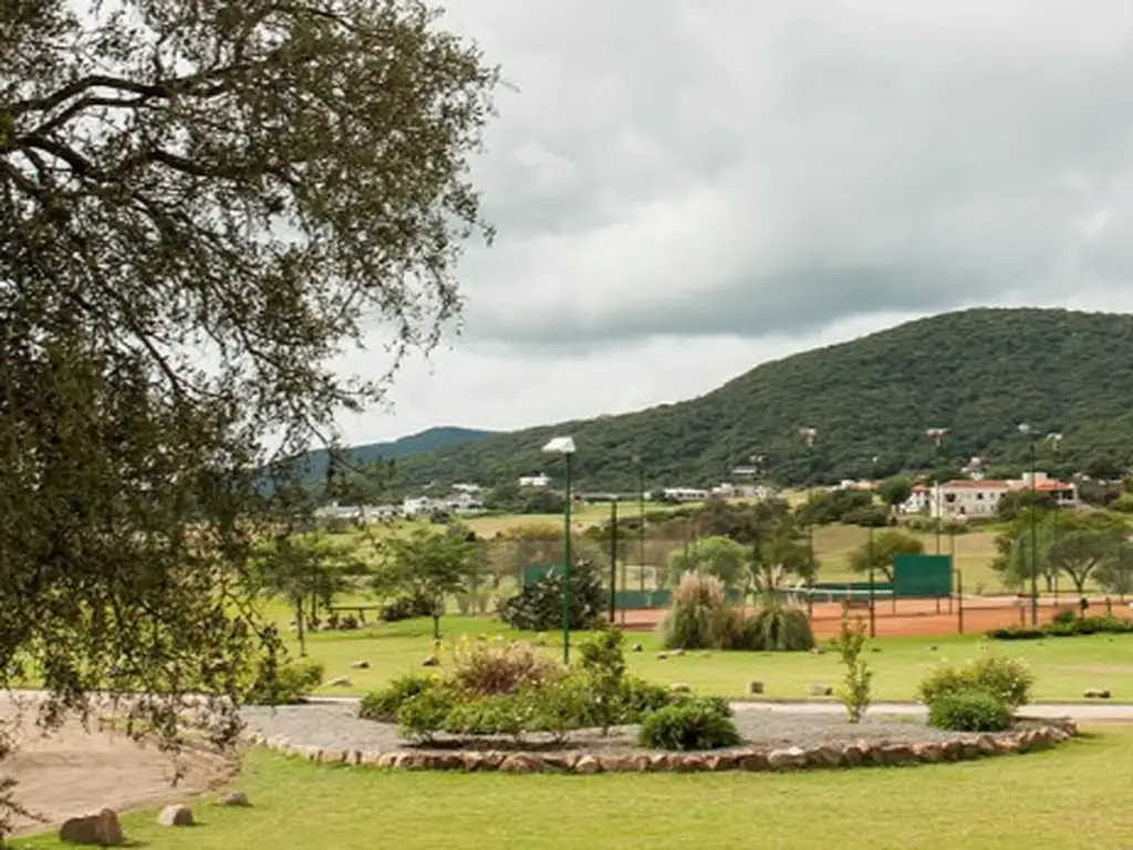 Actividades deportivas futbol, voley, golf, tenis en Valle Escondido