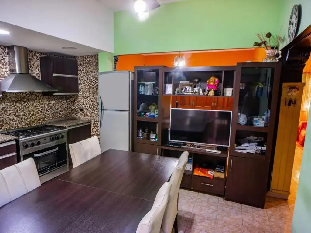 CASA VENTA 3 DORMITORIOS CON COCHERA BARRIO AZCUENAGA ROSARIO