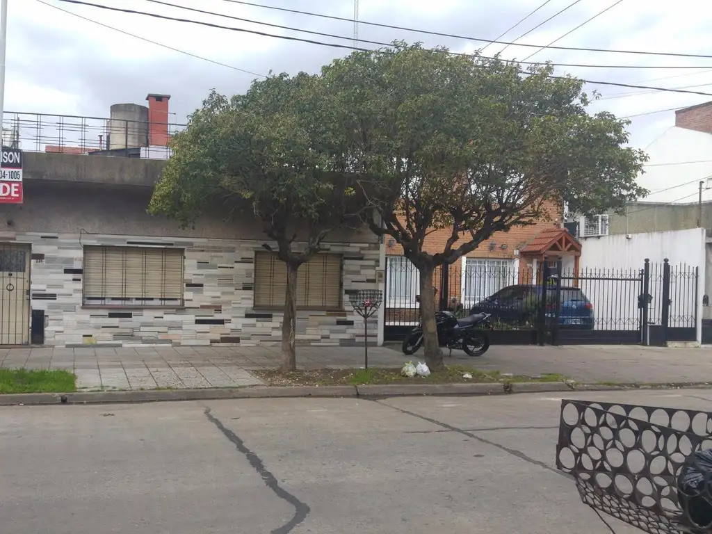 SOBRE LOTE PROPIO 3 DEPTOS TIPO CASA EN BLOCK