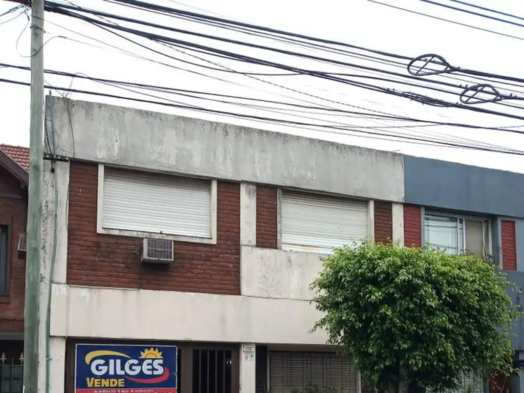 CASA CON FDO Y GARAGE- Villa Sarmiento - Foto 0