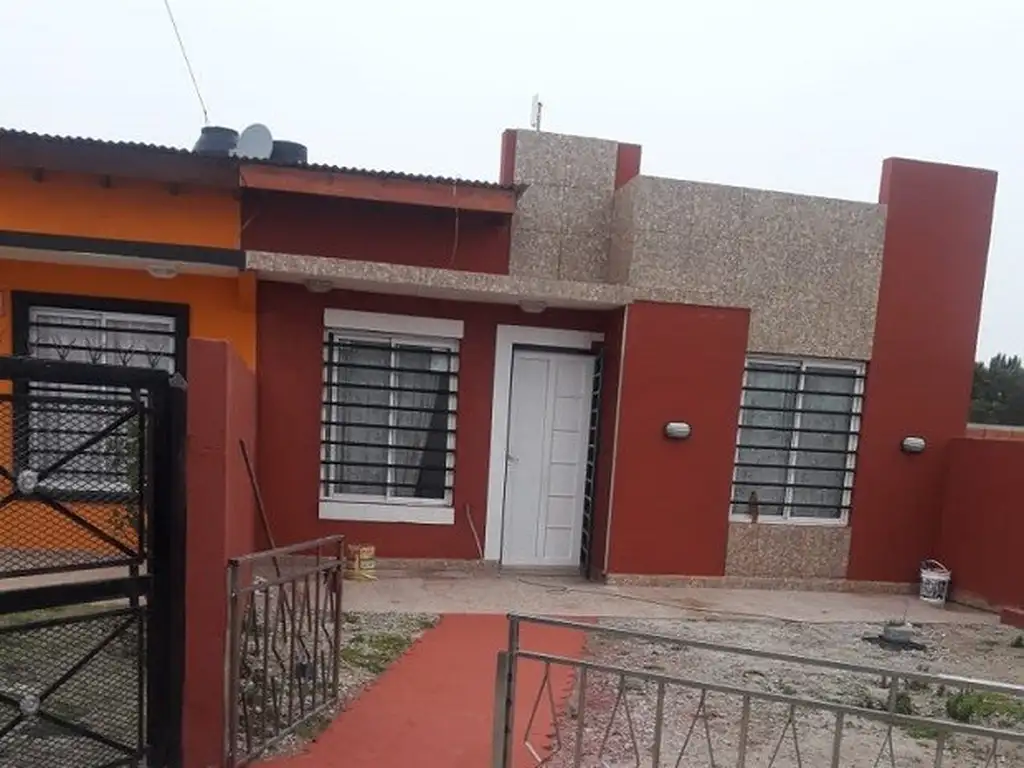 Casa atrás de 3 ambientes ZONA SUR