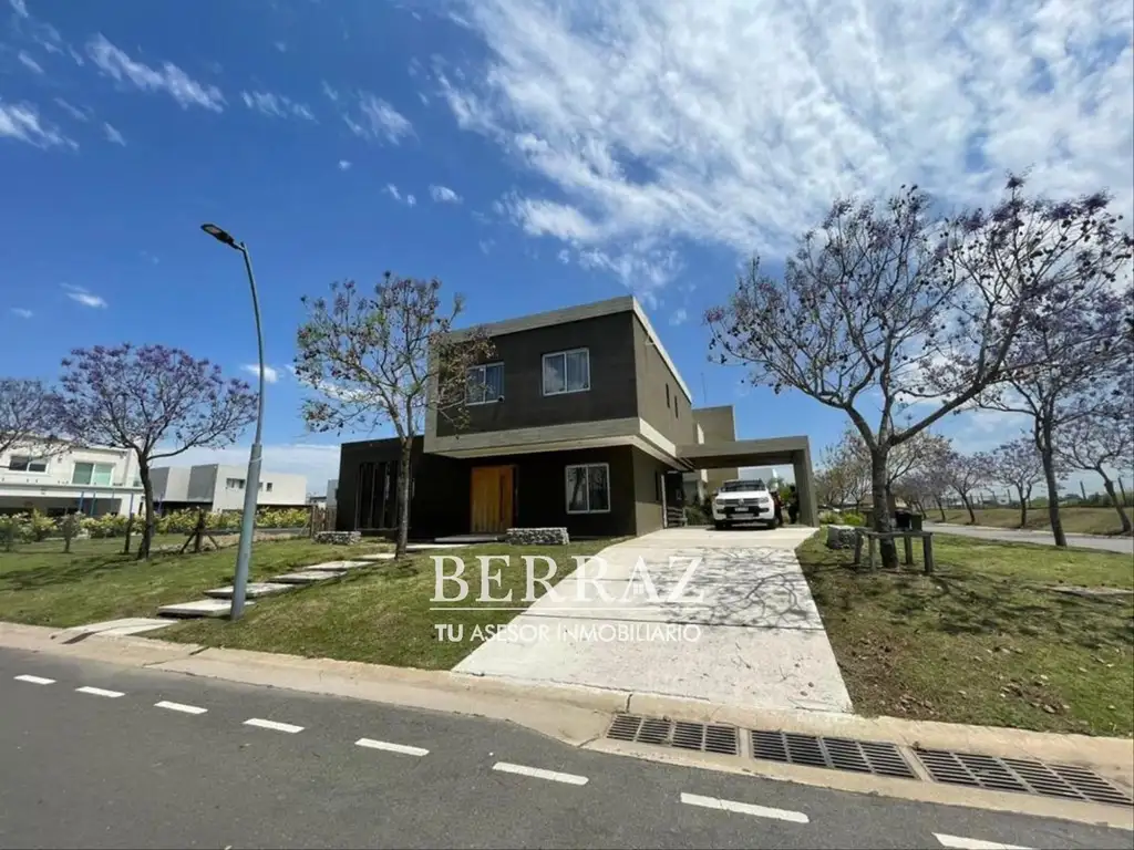 Casa venta 6 ambientes en Puertos barrio Vistas Escobar lote de 630,66 m2