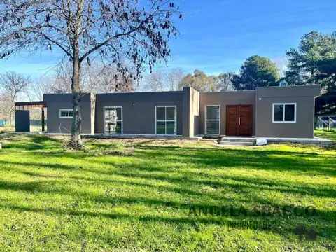 Hermosa Casa quinta en Barrio los Pinos.