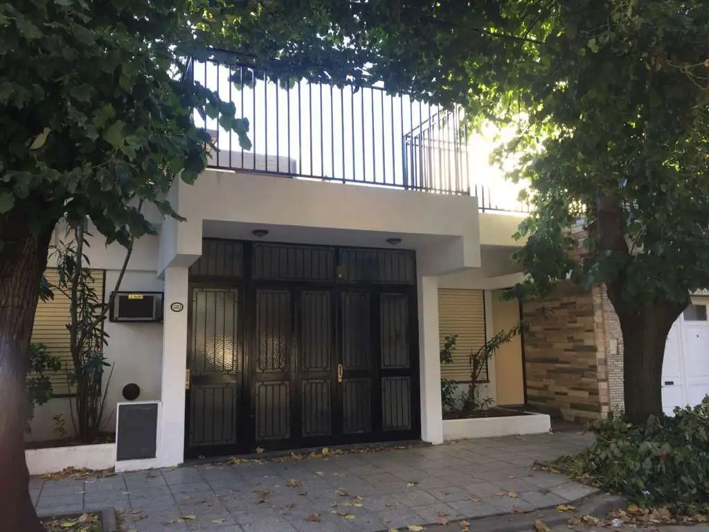 VENTA. Hermosa casa en Ituzaingó al 500