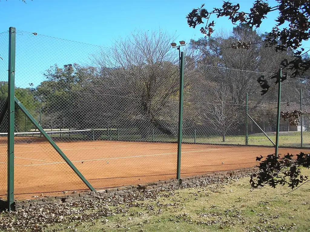 Actividades deportivas futbol, paddle, tenis, equitacion en La Esperanza Club de Campo