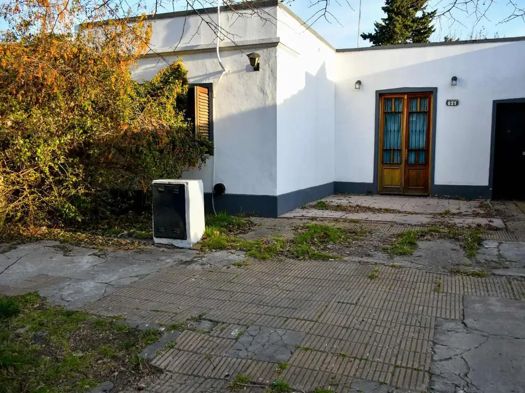 CASA 6 AMBIENTES VENTA MERLO