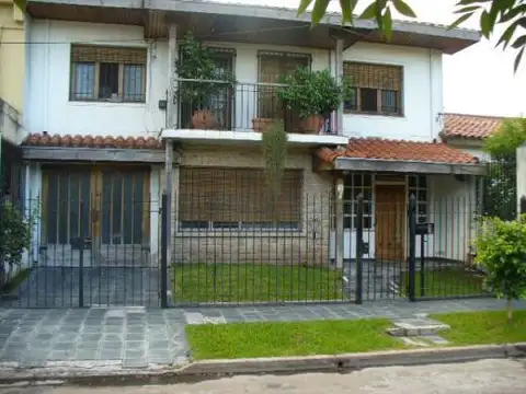 CASA CIUDAD JARDIN  lote 10x20- Toma depto APTO CREDITO