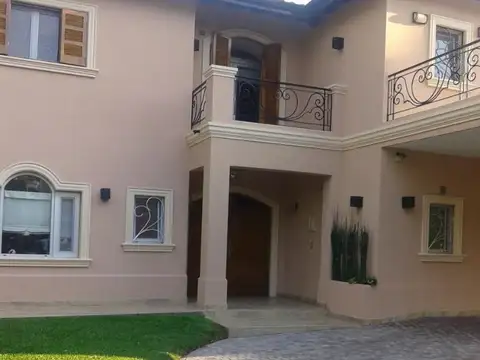 Casa en Venta en Belen De Escobar - 4 dormitorios