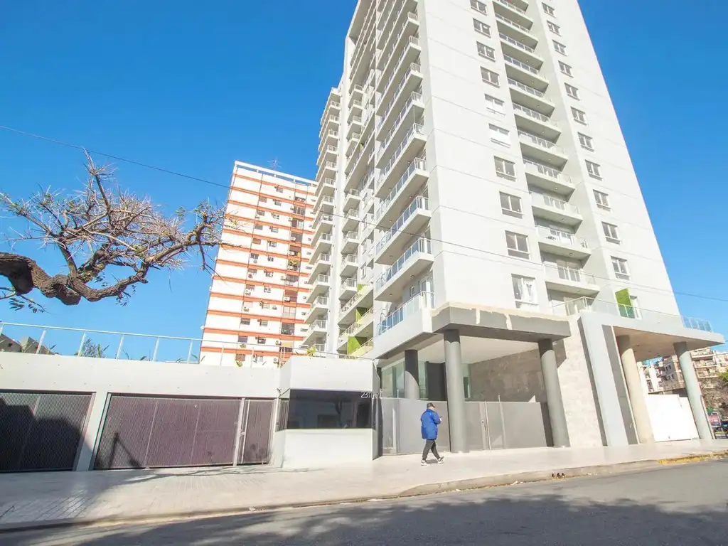 Venta Departamento de 2 Ambientes con Balcón en Torre Nova, Barrio Paternal