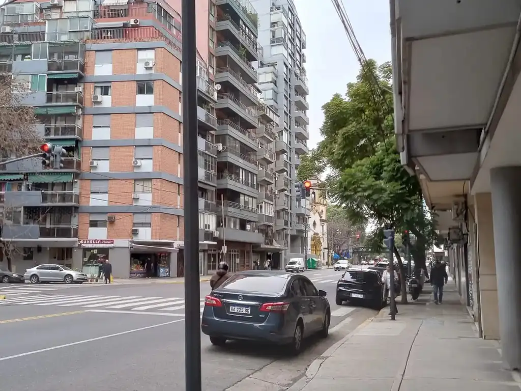 Semipiso x Luz 3 ambientes c balcón y patio en Las Cañitas Contrafrente silencioso sobre Luis María Campos