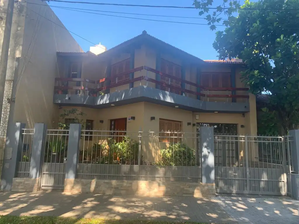 Hermosa casa en venta en zona sur - Rosario