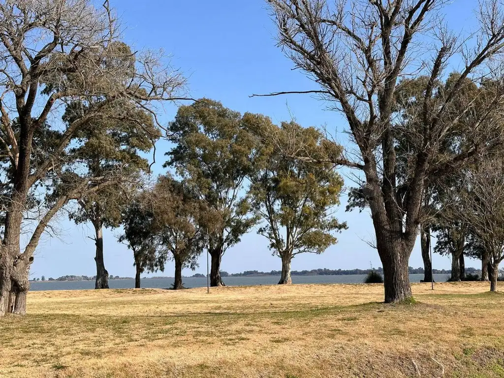 LOTE CON 15 METROS DE FRENTE A LA MEJOR PARTE DE LA LAGUNA