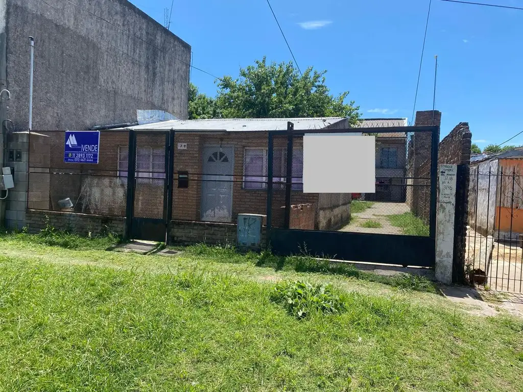 Casa en dos plantas + Casa prefabricada en Pontevedra, Merlo