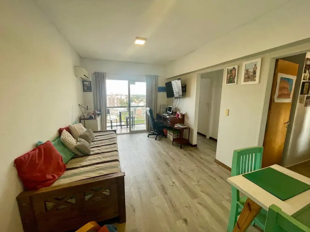 Venta dpto 2 amb c/balcón piso 14, Tigre  Centro