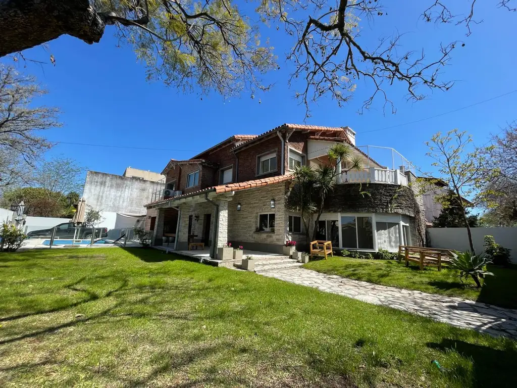 CASA REFACCIONADA EN SAN ISIDRO