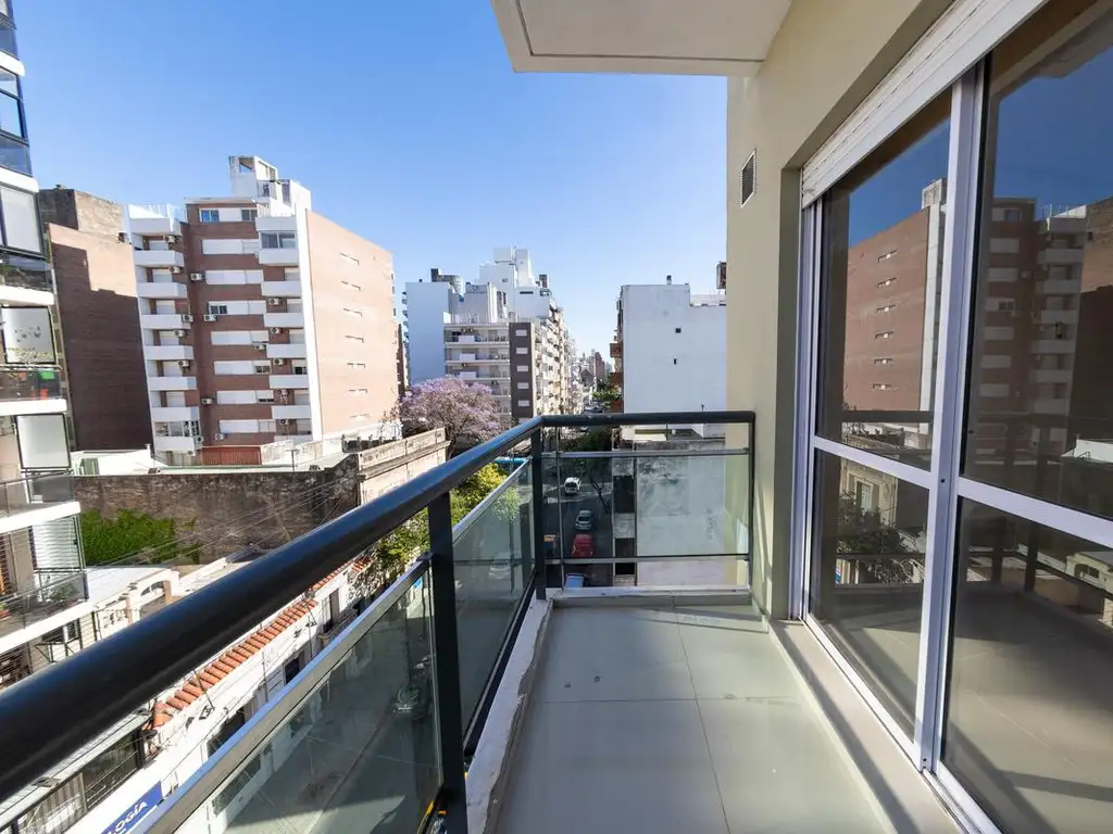 VENTA - DEPARTAMENTO UN DORMITORIO CON BALCÓN -  TERRAZA DE USO COMÚN - BARRIO MARTIN