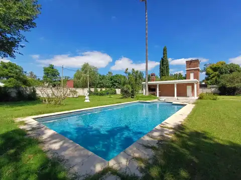 Casa Quinta con Pileta en Manuel Alberti