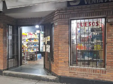 VENDE FONDO DE COMERCIO QUESERIA, FIAMBRERIA, KIOSCO, EXCELNTE UBICACION