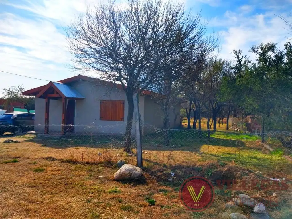 Casa Venta 3 ambientes 10 años, Sur, 1 cochera, Barrio La Dominga