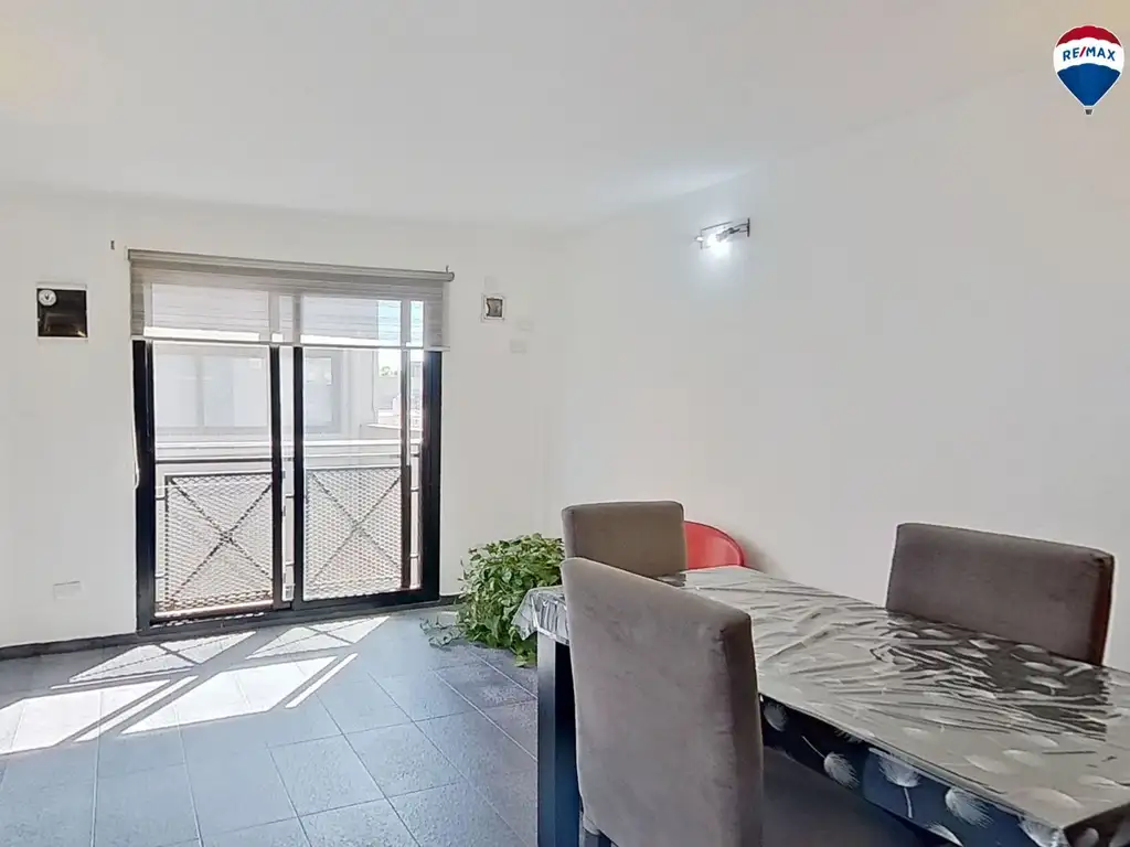 Venta departamento 3 amb tipo duplex Sarandí