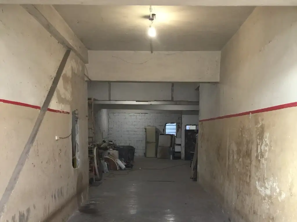 OPORTUNIDAD ÚNICA  DEPOSITO y/o LOCAL de 420m2. Sin Exp  Vivienda o Comercial POR REGLAMENTO!