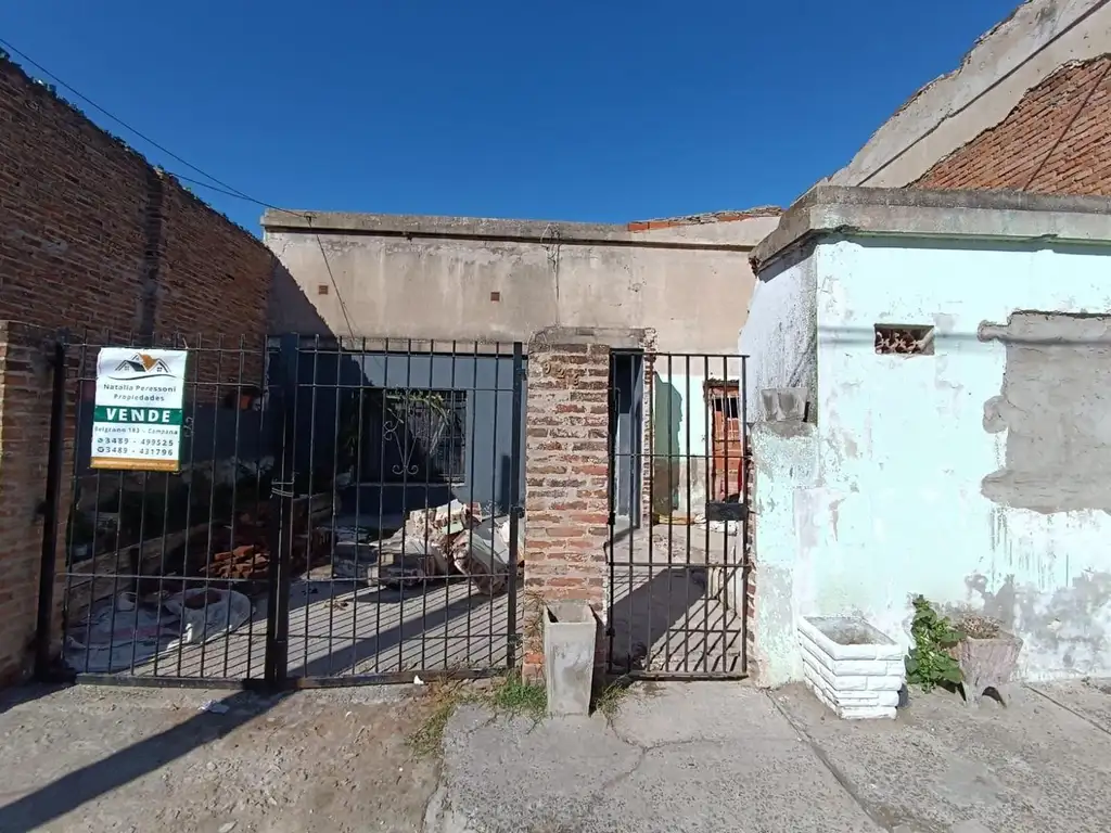 Casa a reciclar en Venta, Centrica.