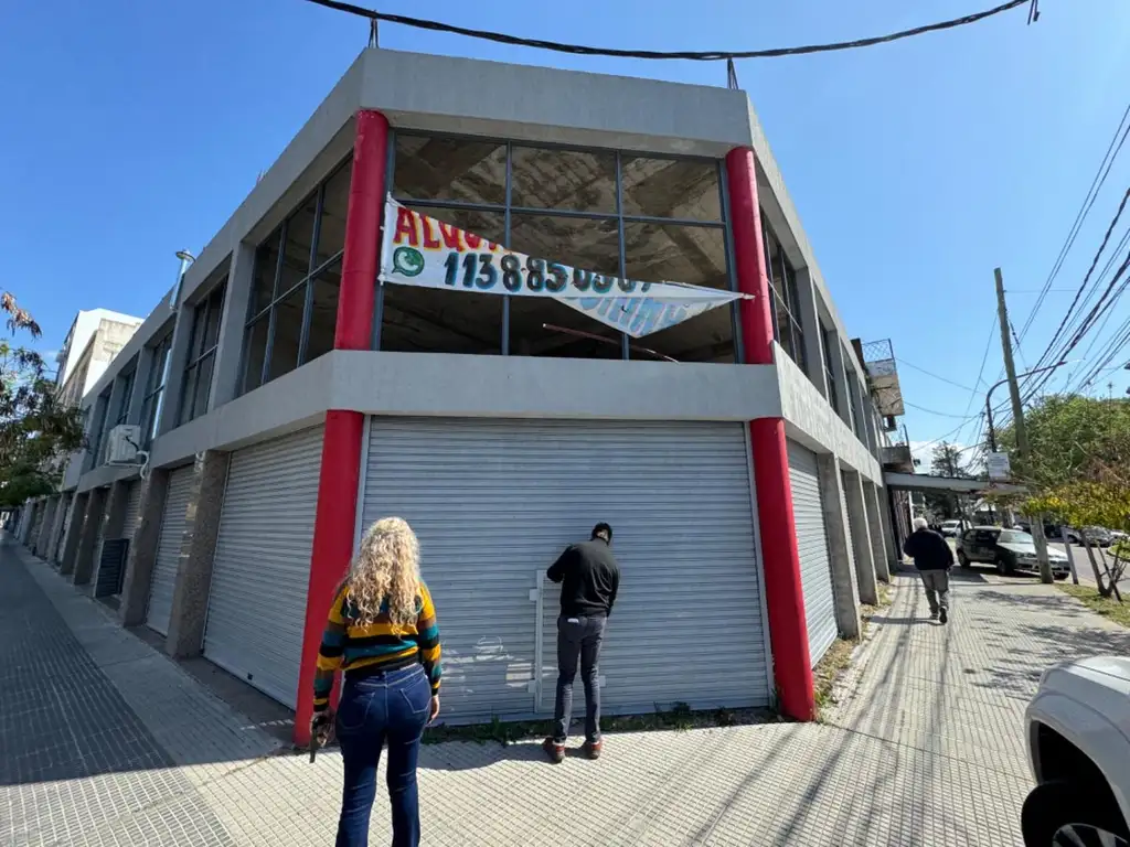 Local Comercial frente a Estación Palomar