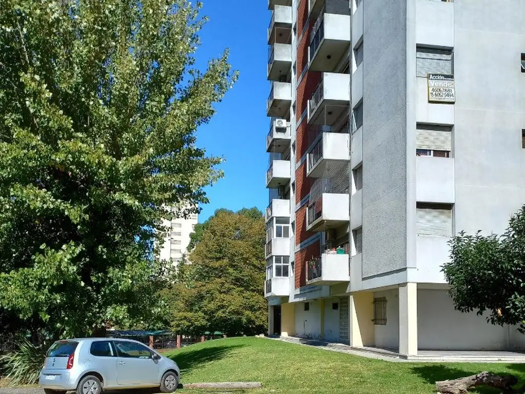 EDIFICIO 65- DEPTO. 3 DORMITORIOS- CON PLAYA  ESTACIONAMIENTO Y JARDINES