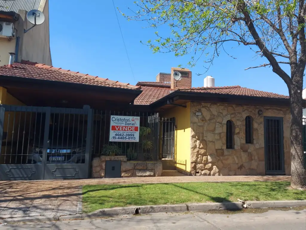 CASA EN VENTA MUY BUEN ESTADO - HURLINGHAM