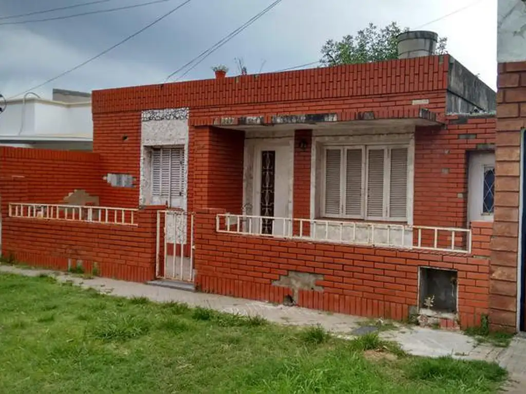 Venta Casa a reciclar. Italia / Uriburu. Rosario.