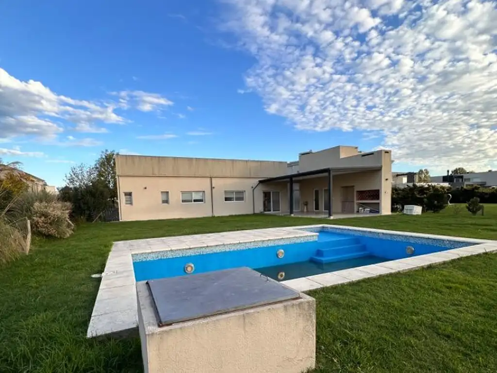 CASA EN TERRAVISTA - PLANTA BAJA CON VISTA AL CAMPO