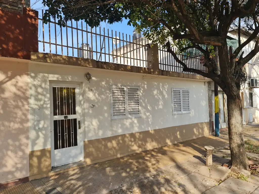 VENTA CASA 2 DORMITORIOS PJE. BOLONIA 5219