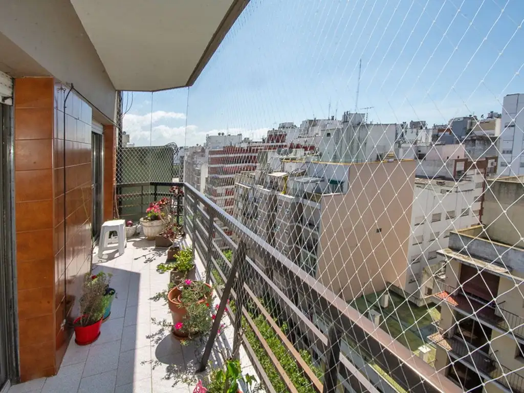 VENTA DEPARTAMENTO SEMI PISO 3 AMB BALCON COCHERA