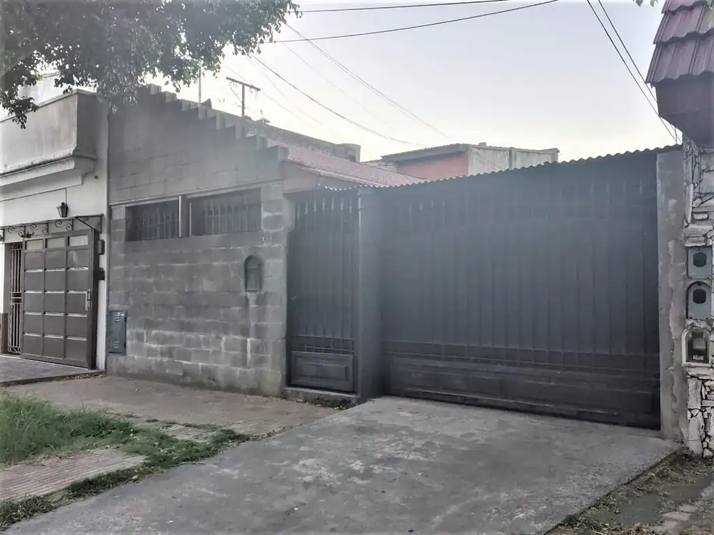 VENTA CASA 3 AMBIENTES A RECICLAR AVELLANEDA