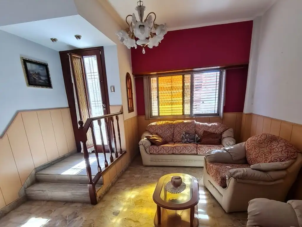 VENTA DE PH TIPO CASA 3 AMB. CON COCHERA,  EN VILLA  INSUPER