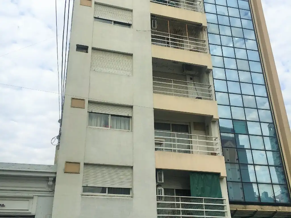 EXCELENTE DEPARTAMENTO EN EL CENTRO DE LAS LOMITAS, MUY BUENA ZONA