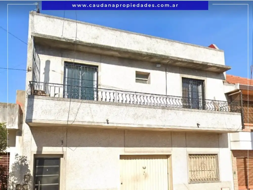 PH de cuatro ambientes con garage en venta - Gral. Hornos 300 L. del Mirador