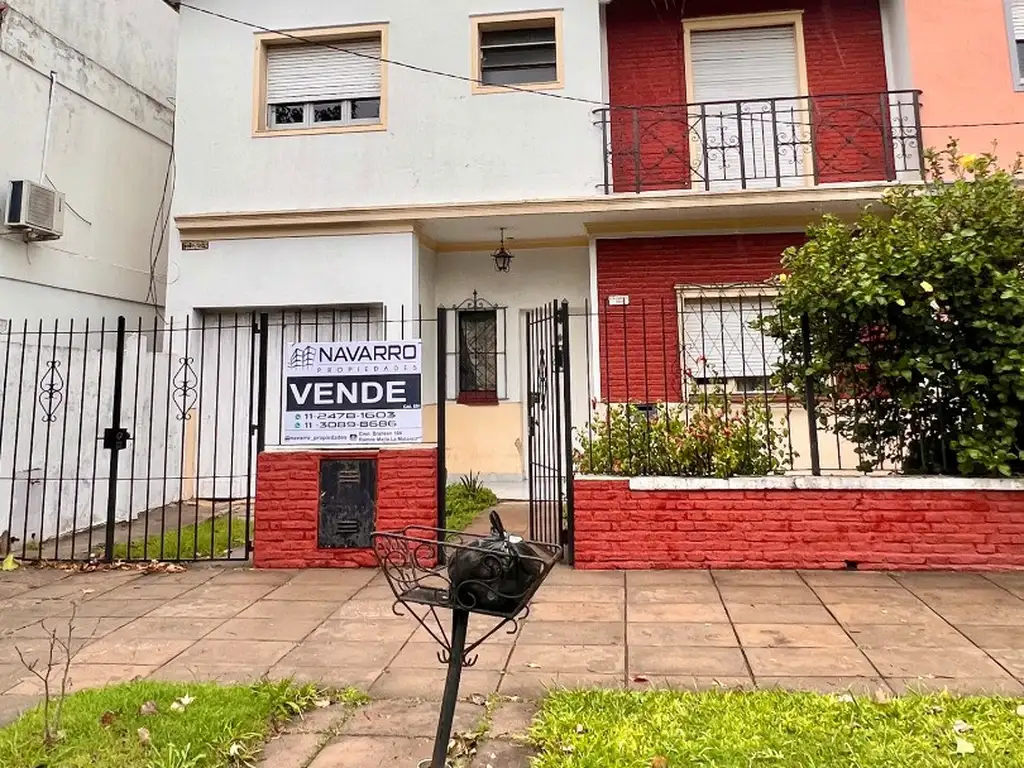 CASA EN VENTA EN HAEDO CHICO, 4 AMBIENTES LOTE PROPIO FONDO LIBRE