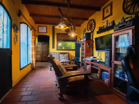 CASA 2 DORMITORIOS VENTA LA PLATA , LOTE PROPIO - Foto 0
