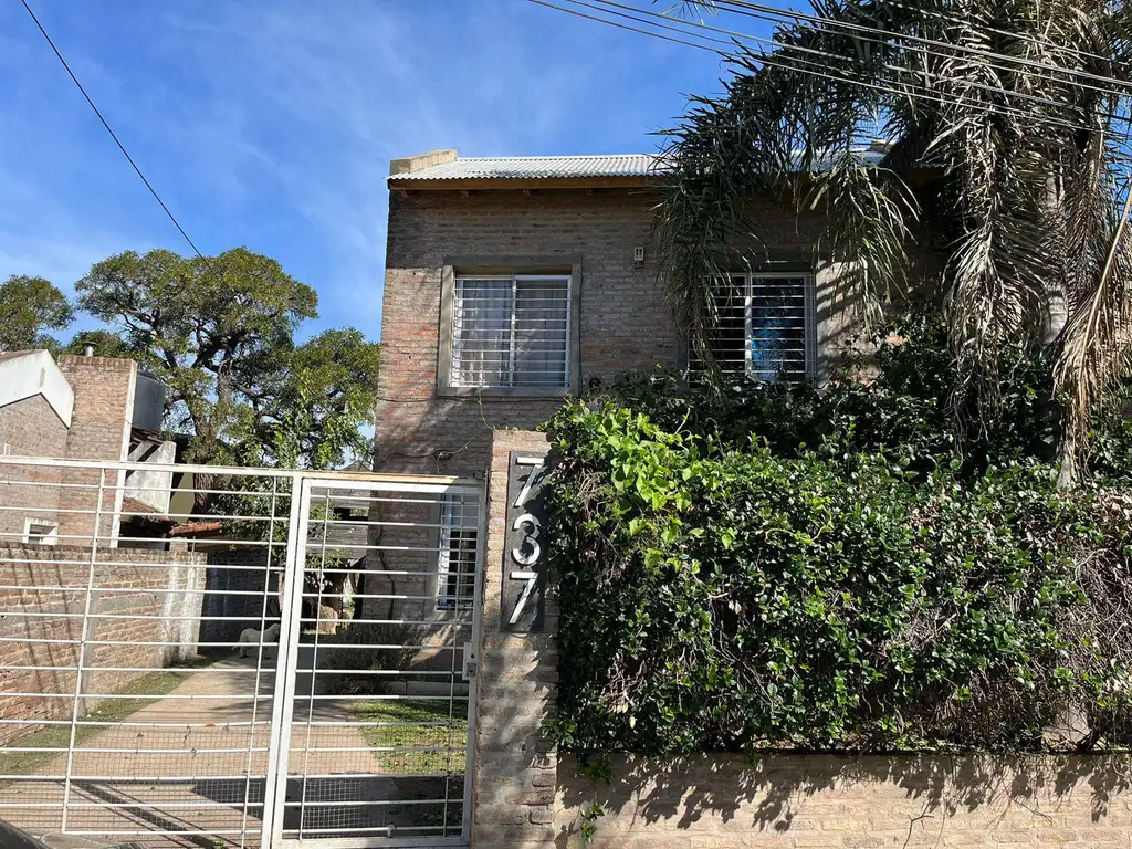 Casa en Gro. Baigorria de dos dormitorios con gran jardín