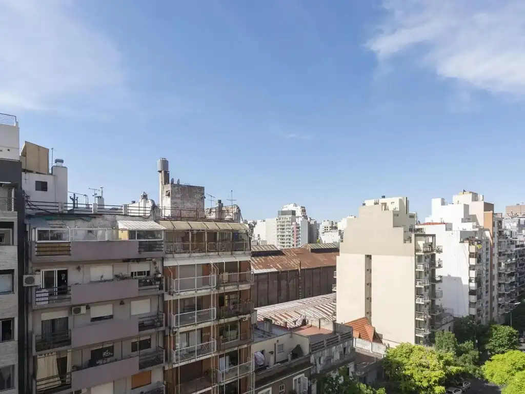 Venta - Caballito - 4 Ambientes - esquina con 2 balcones - L