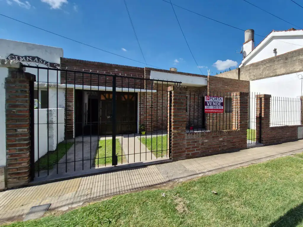 Venta Casa 1 dormitorio con jardín y cochera - Fisherton, Rosario